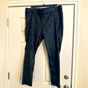 Old Navy Mid rise Rockstar Jegging. Size 20